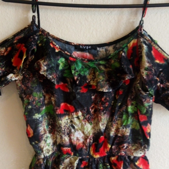 Hype Floral Romper - Picture 2 of 13